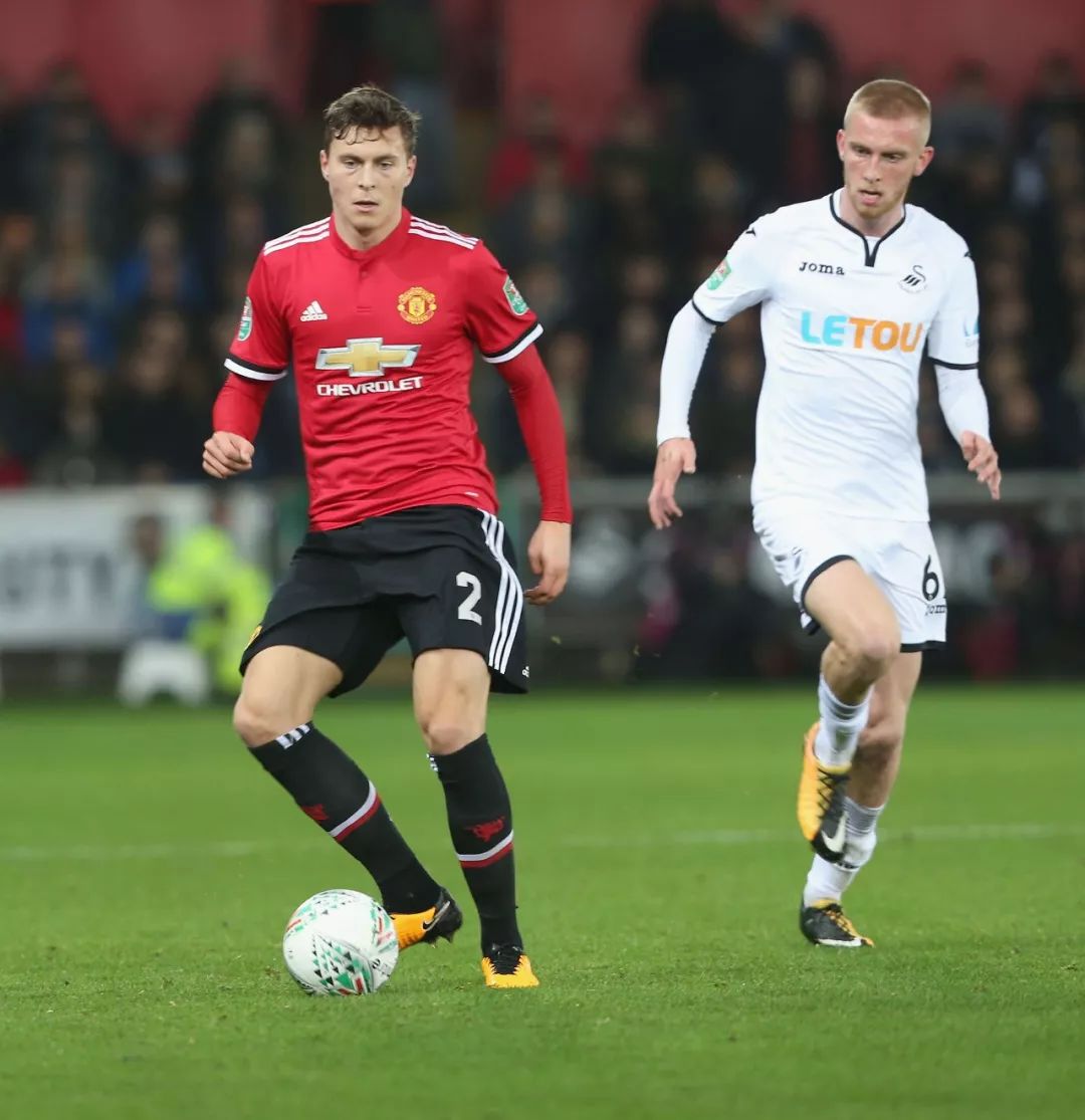 都似乎更倾 都似乎更倾